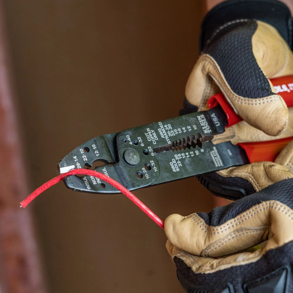 Klein Tools 1001 8-1/2 In. Multi-Purpose Electrician's Tool - 8-26 AWG - Image 7