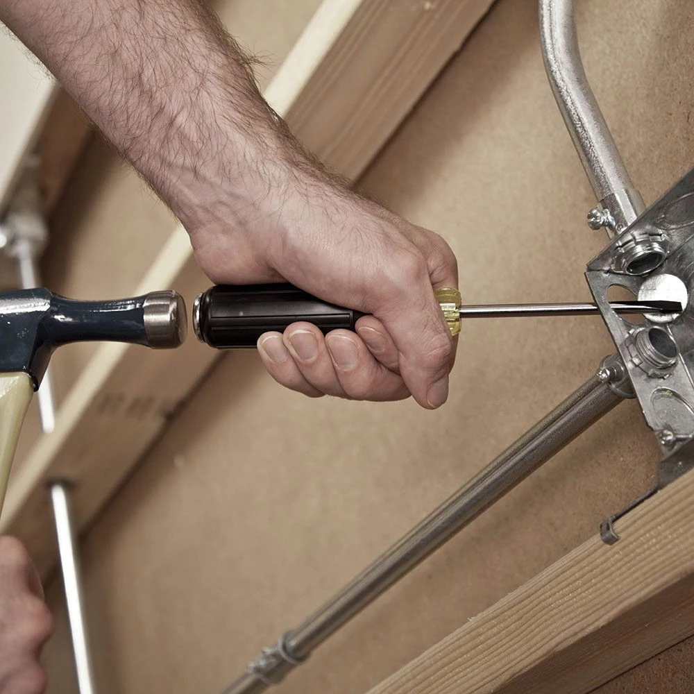 Klein Tools 602-4DD 4 In. Shank Keystone 1/4 In. Slotted Demolition Driver - Image 6