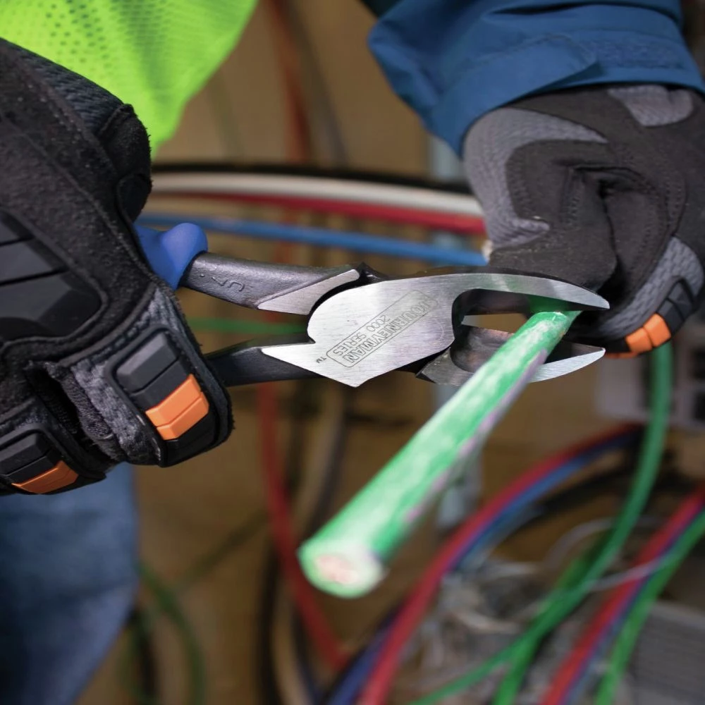 Klein Tools J2000-59 Journeyman Heavy-Duty 9 In. Diagonal Cutting Pliers - Image 9