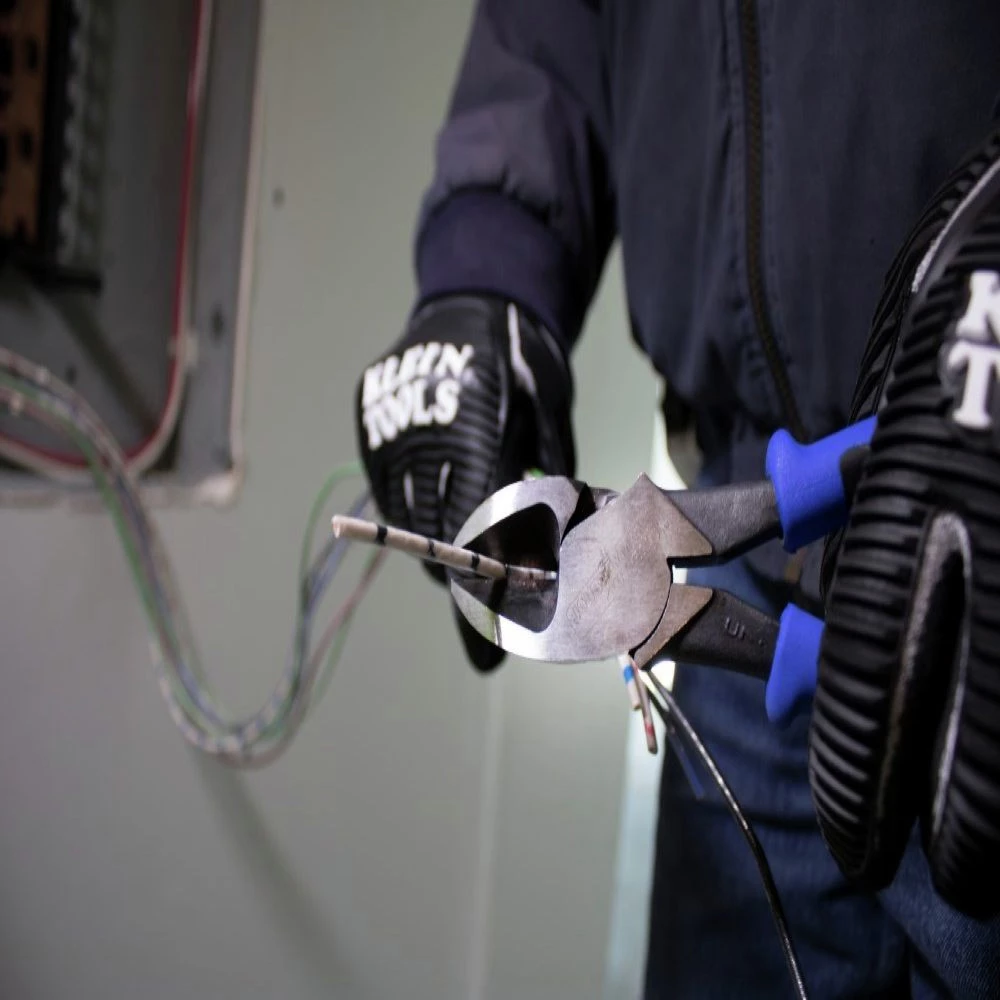 Klein Tools J2000-59 Journeyman Heavy-Duty 9 In. Diagonal Cutting Pliers - Image 7